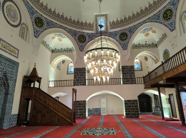 3 tarihi cami yeniden ibadete açılıyor